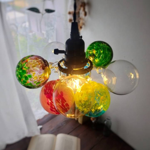 昭和レトロ感漂うバブルボールガラスペンダントライトカラフルバブル