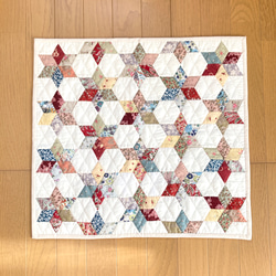 大きめ万華鏡のパッチワークタペストリー パッチワークキルト