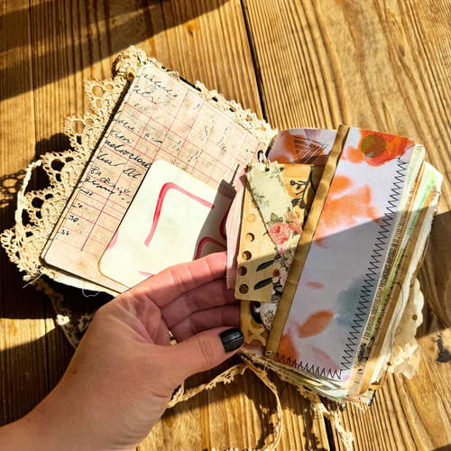 ハンドメイドのジャンクジャーナル (70ページ） ZINE・小冊子 The