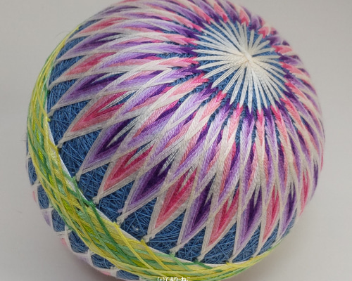 手毬猫の店 てまり「2色菊,春の景色」水色地桃紫花 10cm 手まり 手毬