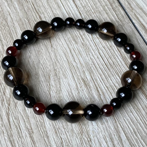 深みのあるカラーと落ち着いた力強さ/ブラックトルマリン・モリオン