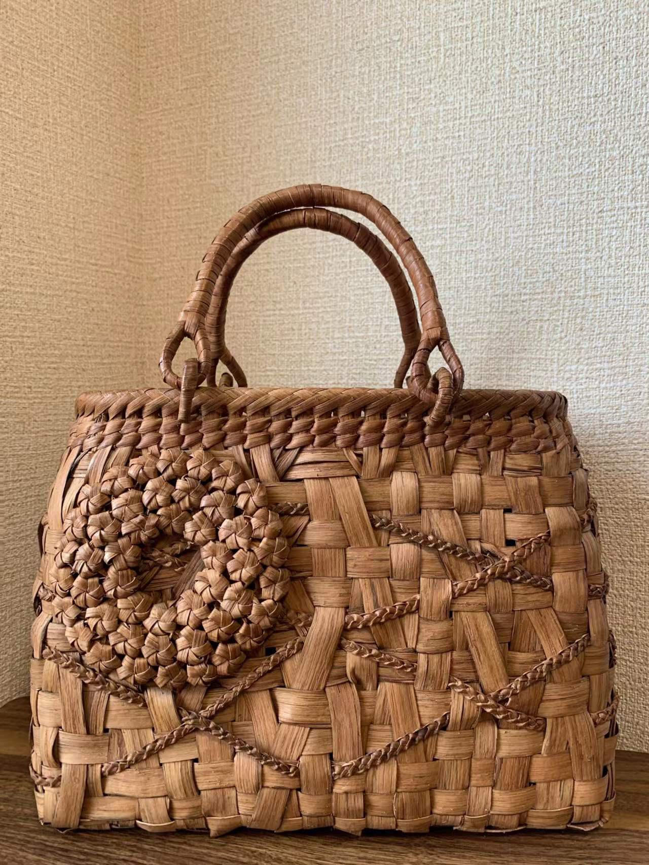 山葡萄　手作り　かごバッグ　乱れ編み、花編み　オリジナルデザイン