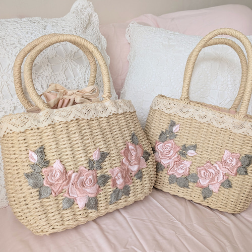 お洒落moriガールのピンクローズ刺繍レース付きカジュアルプチ編みかご