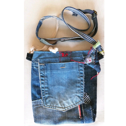 デニムリメイクスマホショルダー(おとぼけマスコット付き) スマホ