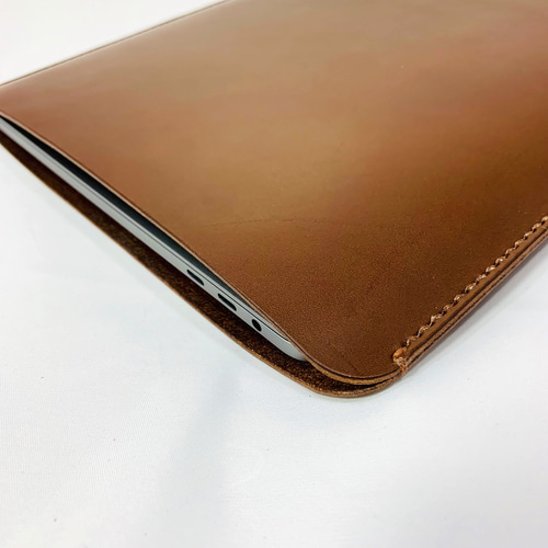 栃木レザーMacBook13〜16インチ用 縦型ケース② chocolate(新型Pro,Air