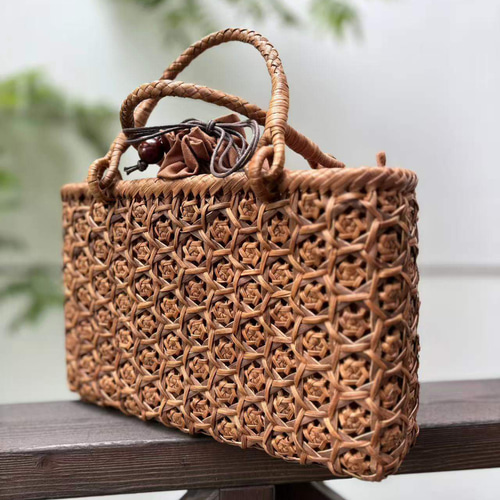 山葡萄籠バッグ 山葡萄かごバッグ 細ひご 花編み 内布あり 巾着タイプ