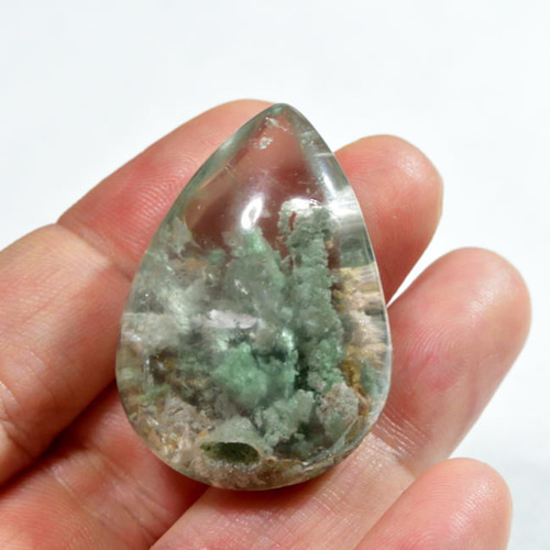 ガーデンクォーツ 庭園水晶 虹入り モスグリーン ブラジル産 81cts