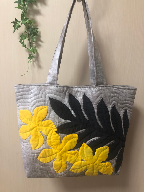 ラウアエとプルメリアのバッグ＊ハワイアンキルト イエロー トート