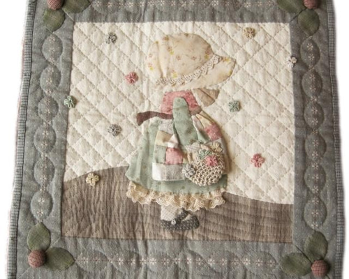 送料無料 パッチワークタペストリー スーちゃんのミニタペストリー完成