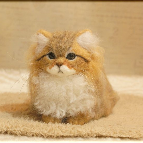 羊毛フェルト 猫 ペルシャ猫 チンチラゴールデン 猫フィギュア 羊毛