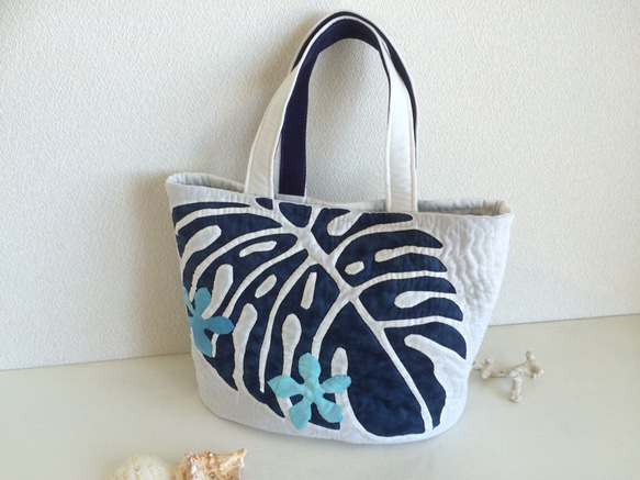 受注生産】送料無料！ハワイアンキルトのモンステラトートバック