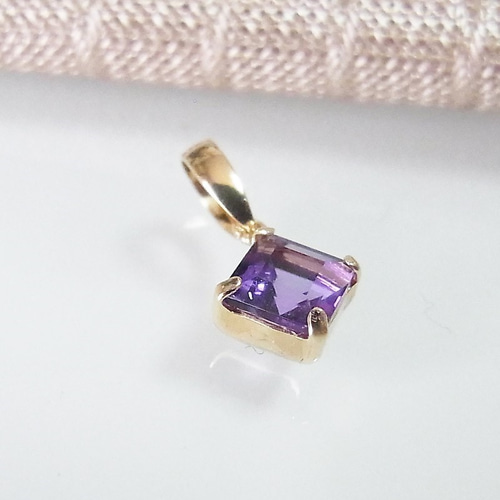 K18 4mmスクエア アメジスト ペンダント トップ ペンダントトップ Rua