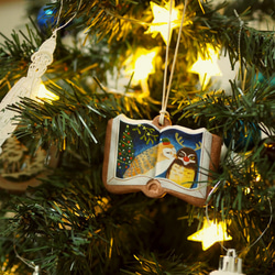 絵本みたいな手描き絵オーナメント《クリスマスのフクロウ》陶器・陶土