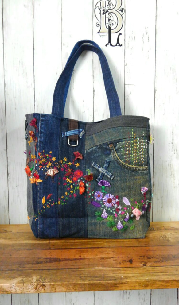 大きめ 花刺繍 デニムバック ～ リメイクバック パッチワークバック