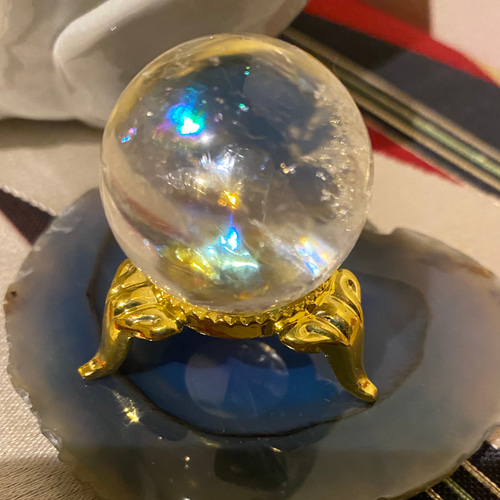 綺麗なレインボー入り水晶スフィア 丸玉 台座付❣️台座付 天然石 虹入