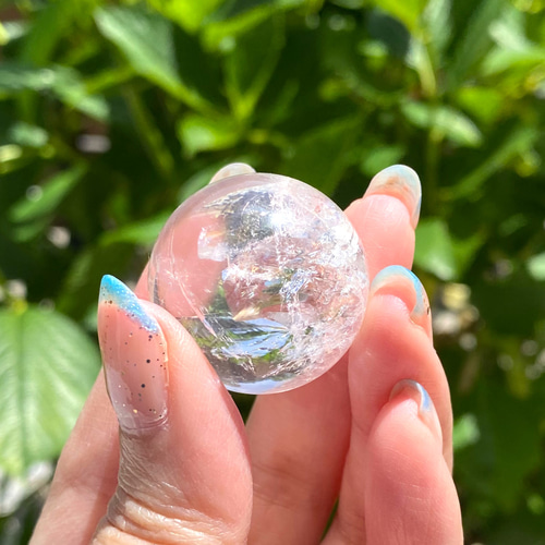 綺麗なレインボー入り水晶スフィア 丸玉 台座付❣️台座付 天然石 虹入