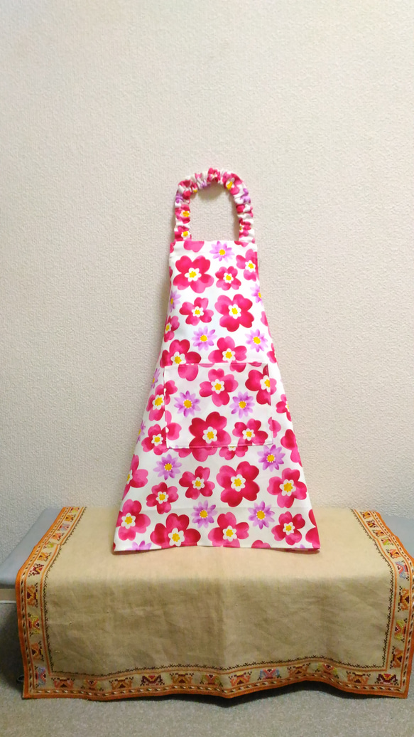 花柄（赤）子供用エプロン 90～160cm【首回り・腰回りの紐選択可