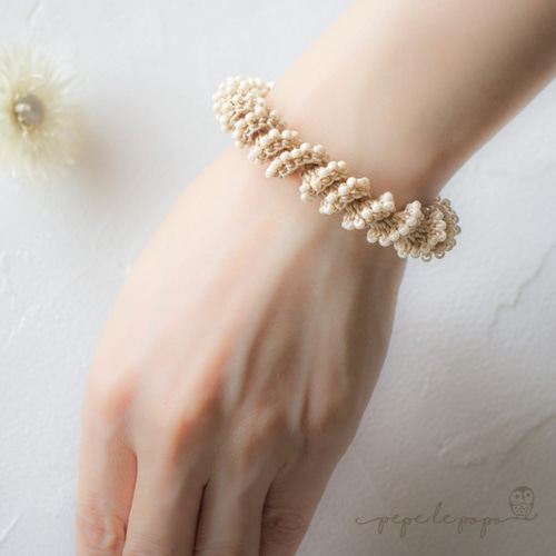 スパイラルビーズ クロッシェブレスレット（ベージュ） ブレスレット