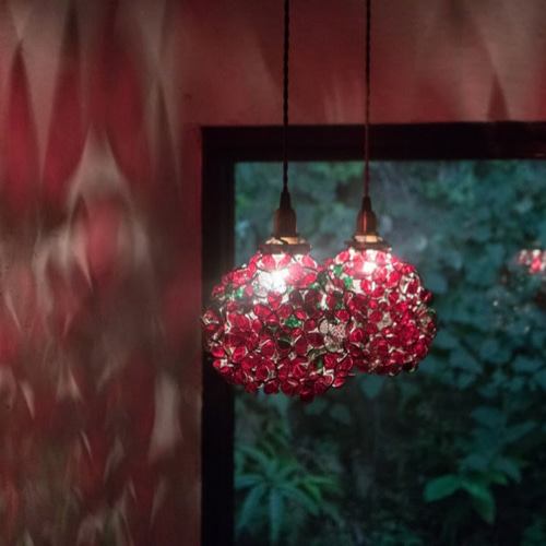 ステンドグラスの吊り下げランプ 薔薇ブーケ シーリングライト