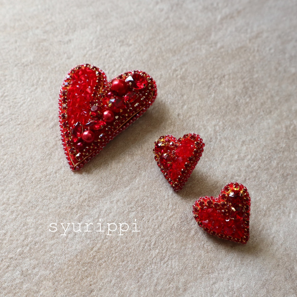 真紅 大人のハートビーズ刺繍ピアス・イヤリング ピアス（スタッド・一