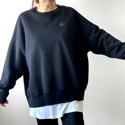 ALL BLACK♡ビッグシルエットスウェット：ラインストーンハート付き