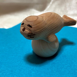 木彫りのにっこりあざらし 彫刻 お木彫り工房 通販 8782862｜Creema