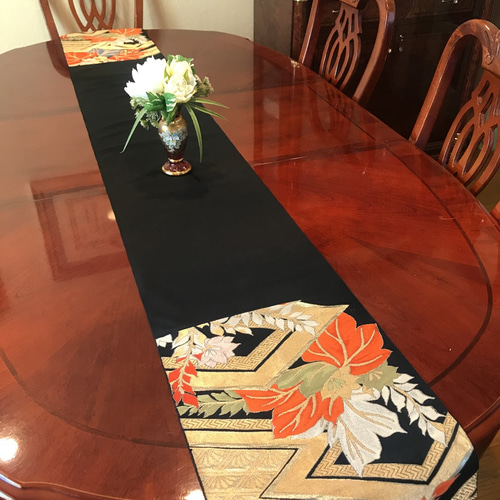 豪華刺繍 テーブルランナー黒 帯リメイク その他インテリア雑貨