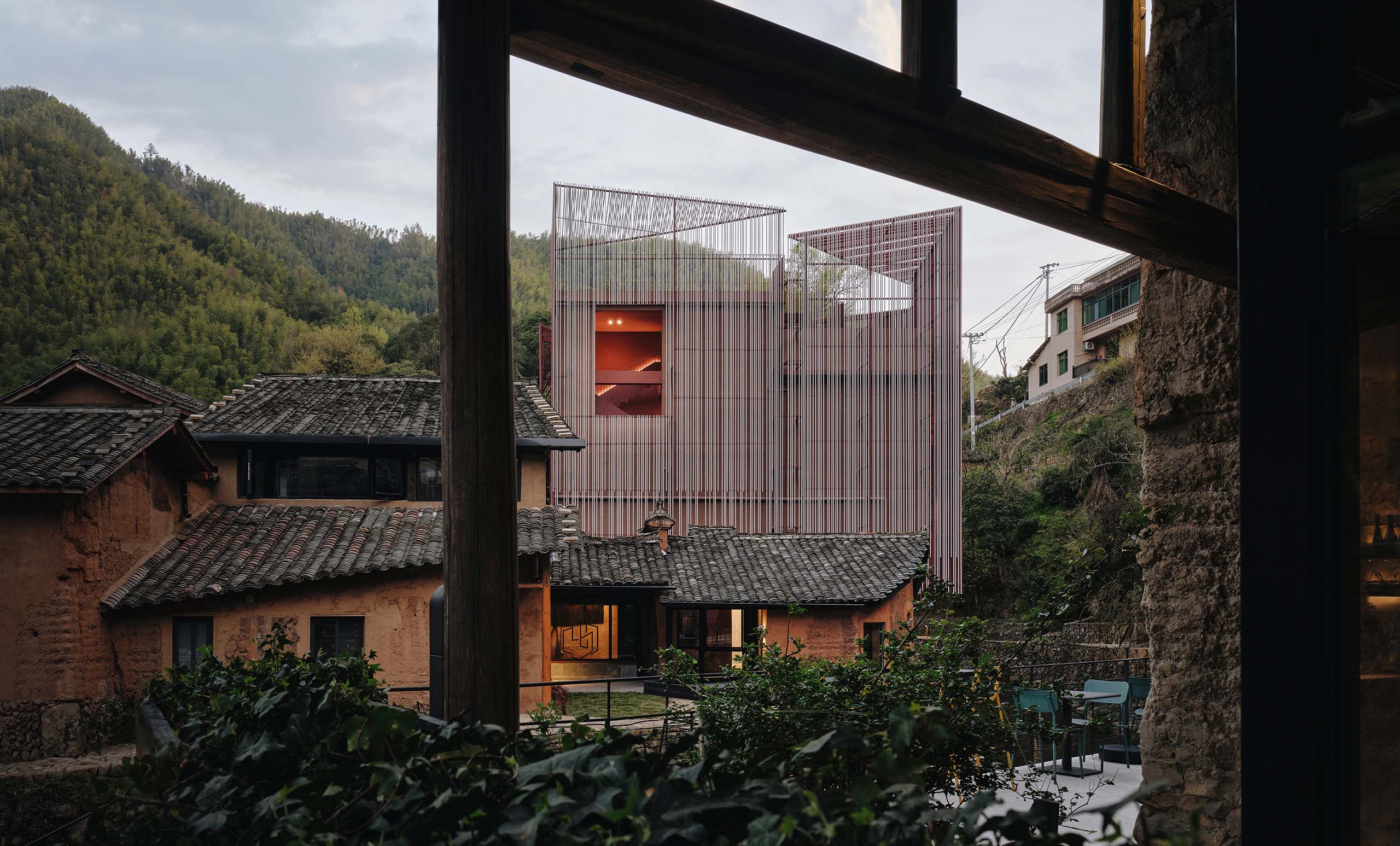 アート・デザイン・音楽 The Zhenru House's Collection The Zhenru