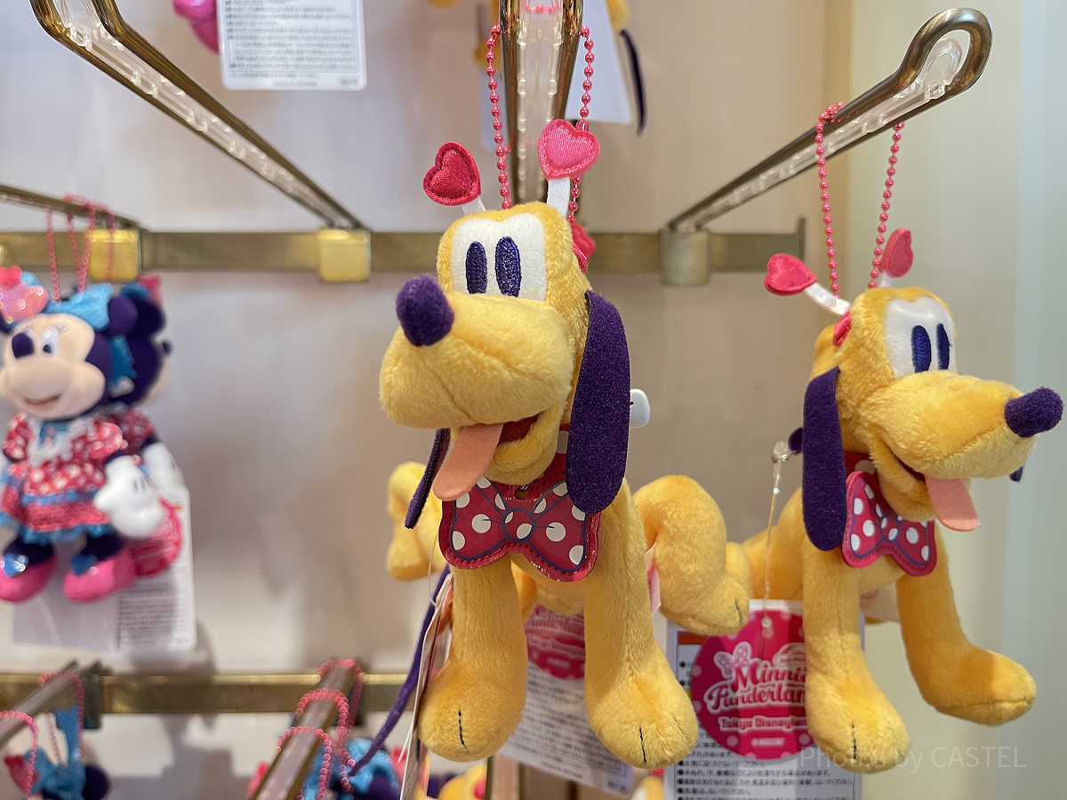 プルートぬいぐるみバッジ（ミニーのファンダーランドグッズ