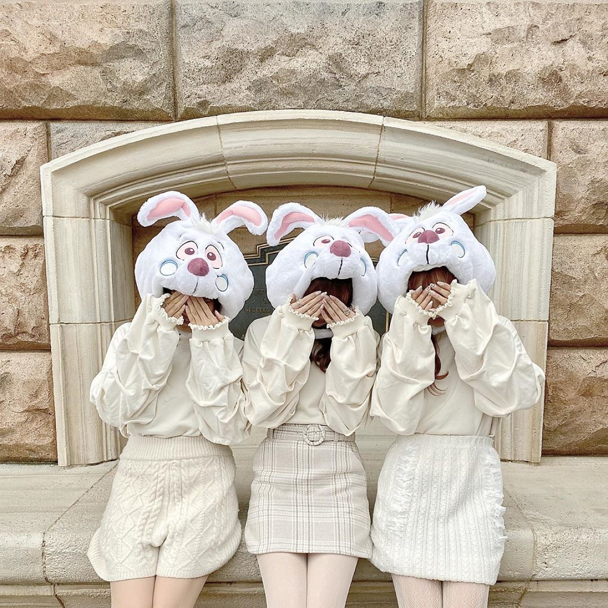 ディズニー 白うさぎ ファンキャップ マフラー 2個セット ペア お揃い