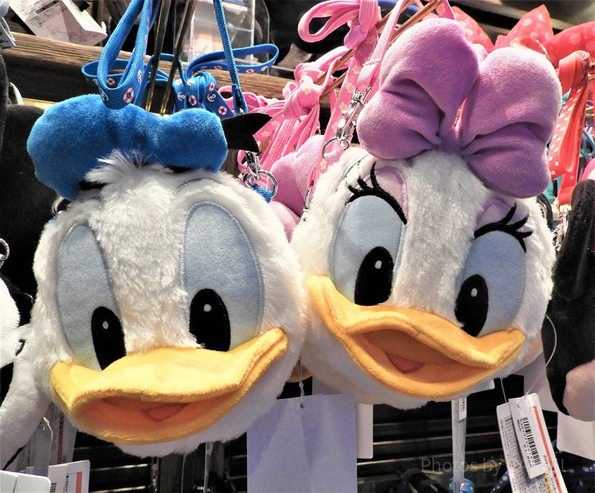 ドナルドパスケース| キャステル | CASTEL ディズニー情報