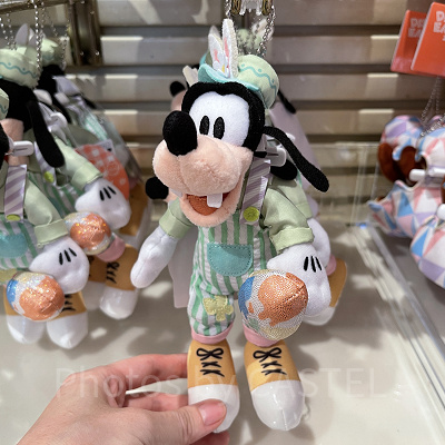 グーフィーぬいぐるみバッジ（2022年ディズニーイースターグッズ