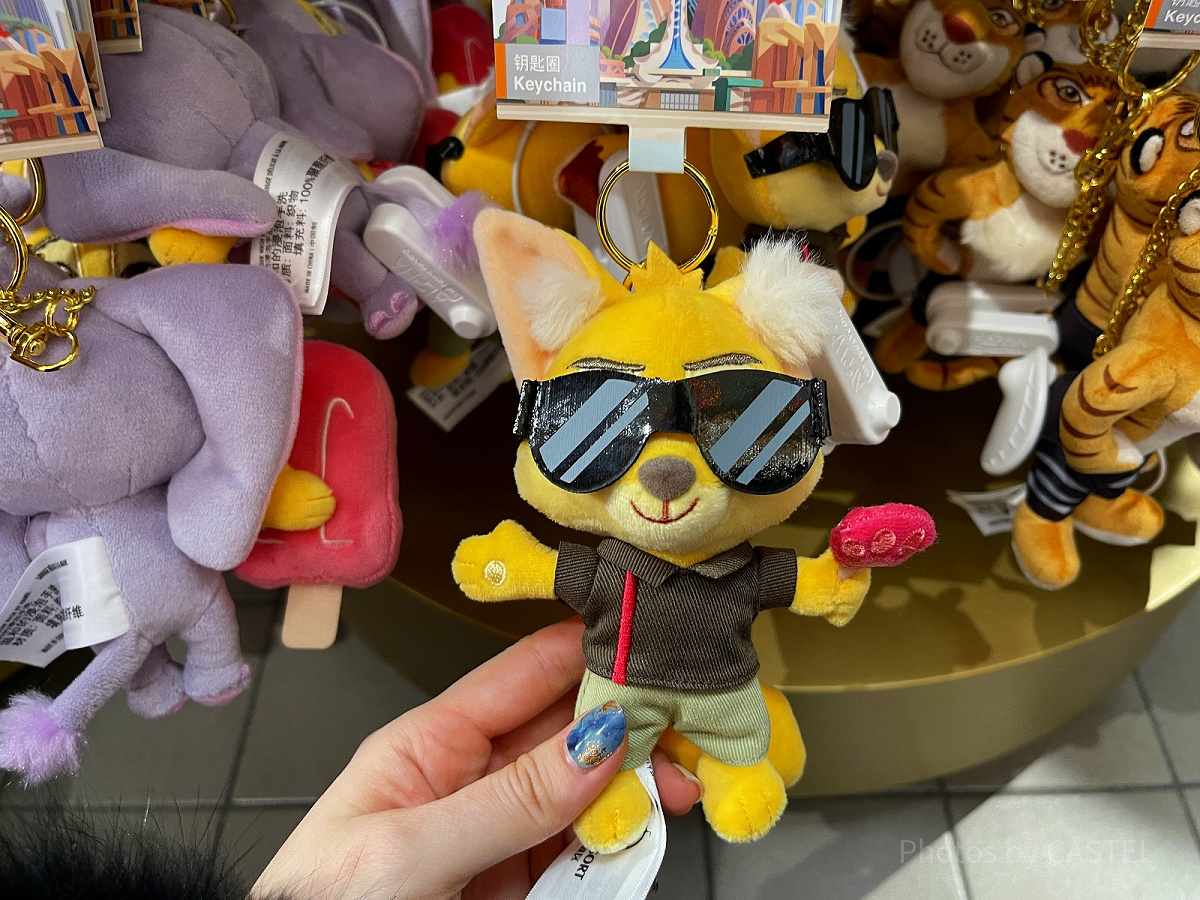 上海ディズニーズートピアグッズ：フィニックのぬいぐるみキーチェーン