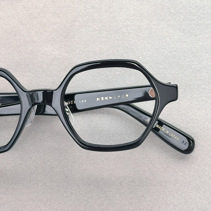 ヘキサゴン型】 ベーシックなデザインに飽きてきた方へ “KC-63