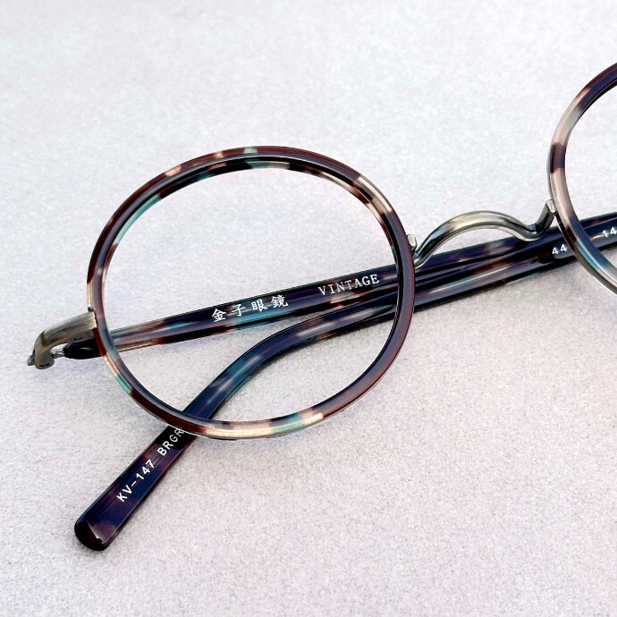 一山×ラウンド】 強度近視の方にもおすすめ！インナーリム付き “KV-147