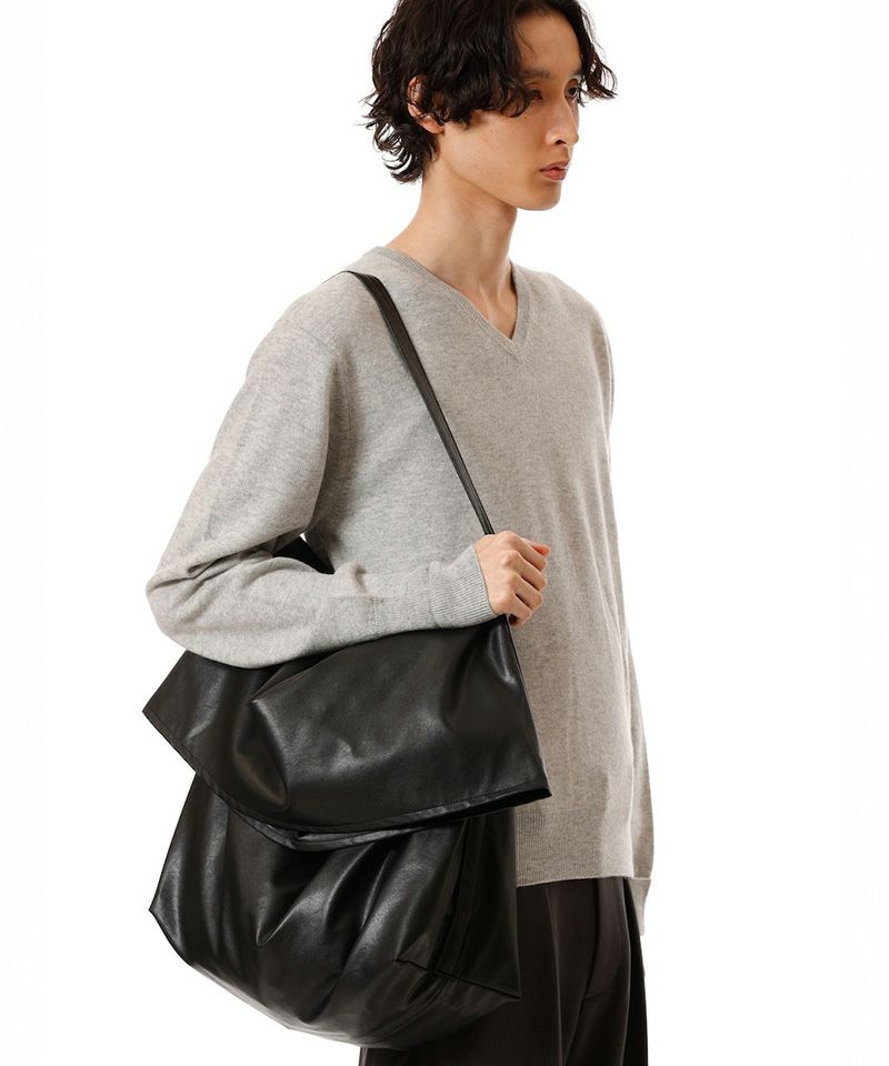 ATTACHMENT(アタッチメント)】SYNTHETIC LEATHER SHOULDER BAG