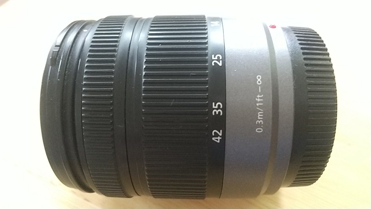 小さなカメラをアクティブに楽しむレンズならLUMIX G VARIO 14-42mm/F3