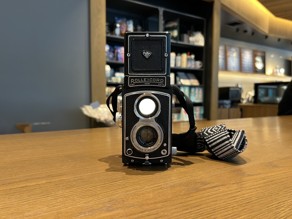 手軽に使えるローライの2眼レフ、ROLLEI CORD Ⅲ（ローライコード3