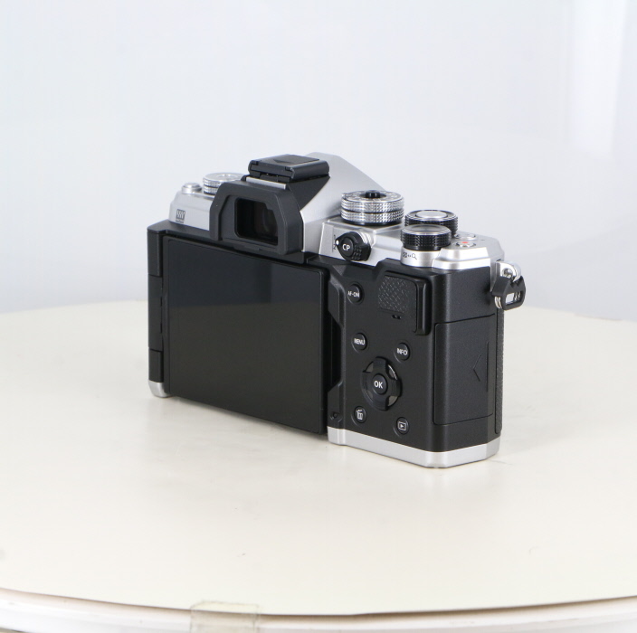 中古】(オーエムシステム) OM SYSTEM OM-3 ボディ｜ナニワグループ