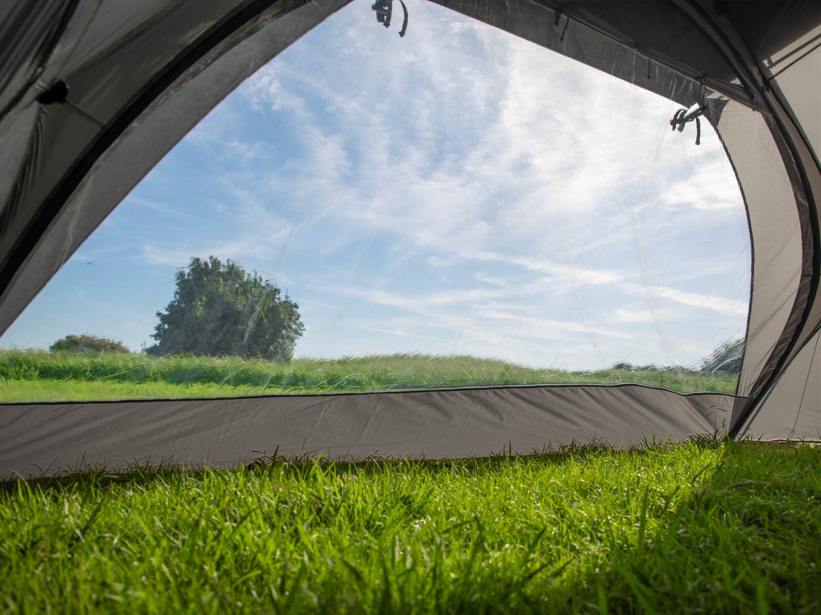 ラーテルワークスから大型2ルームテント「MUSCHEL(ムシェル)」登場