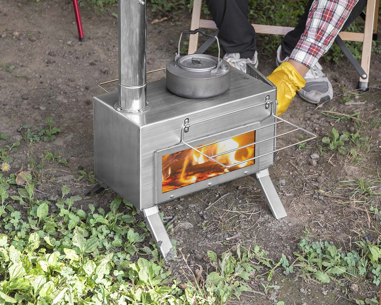 フィールドアからステンレス製の「薪ストーブ 2面ガラス窓タイプ」登場