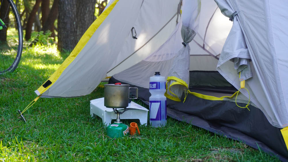 ダブルウォールの軽量テント！FeatherstoneのULオブシディアン1Pを