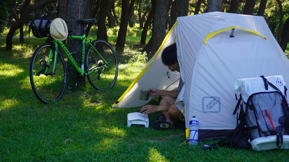 ダブルウォールの軽量テント！FeatherstoneのULオブシディアン1Pを