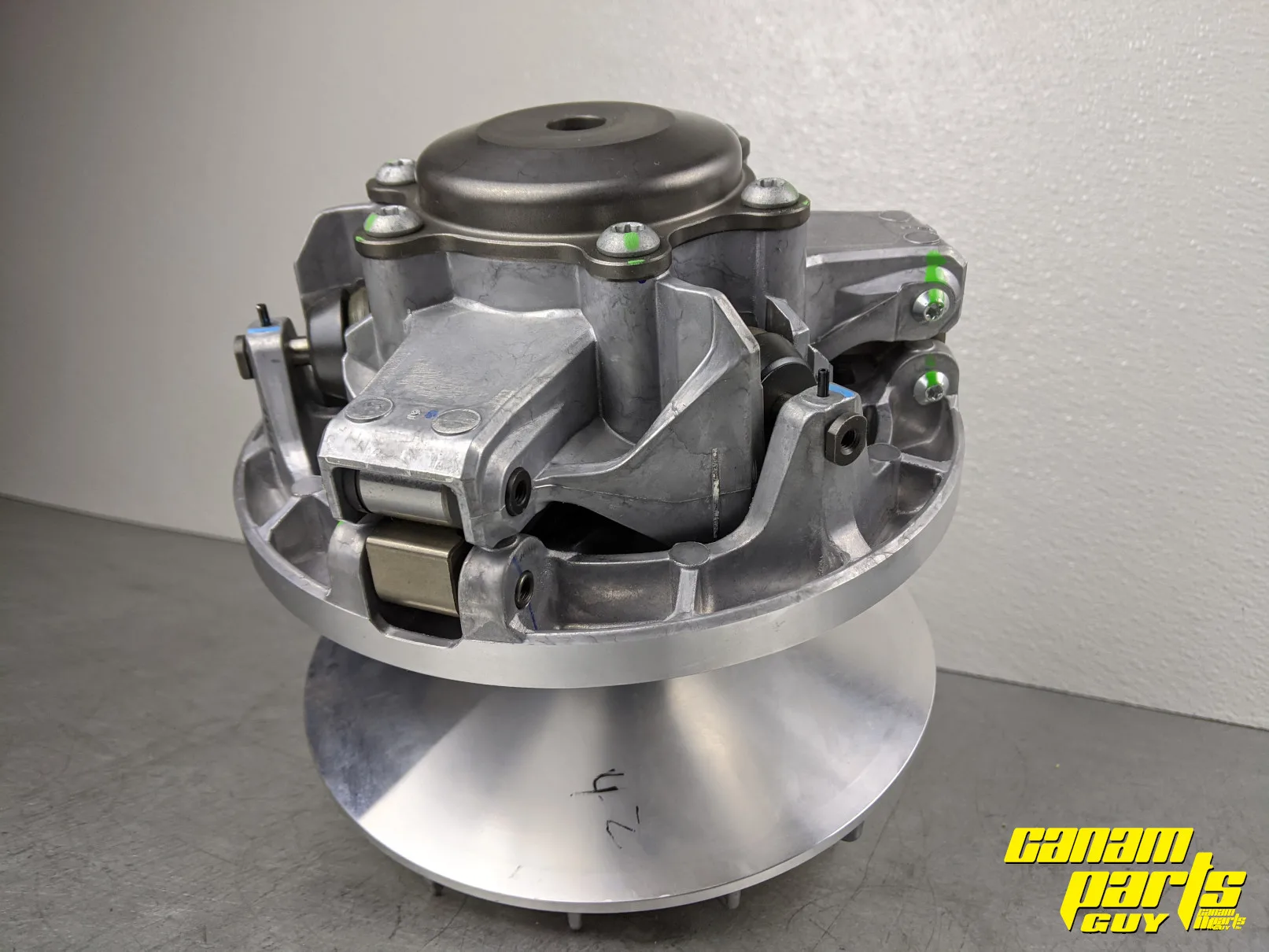 NEW OEM MAVERICK 135 hp P-DRIVE PRIMARY CLUTCH ASSEMBLY - Canam