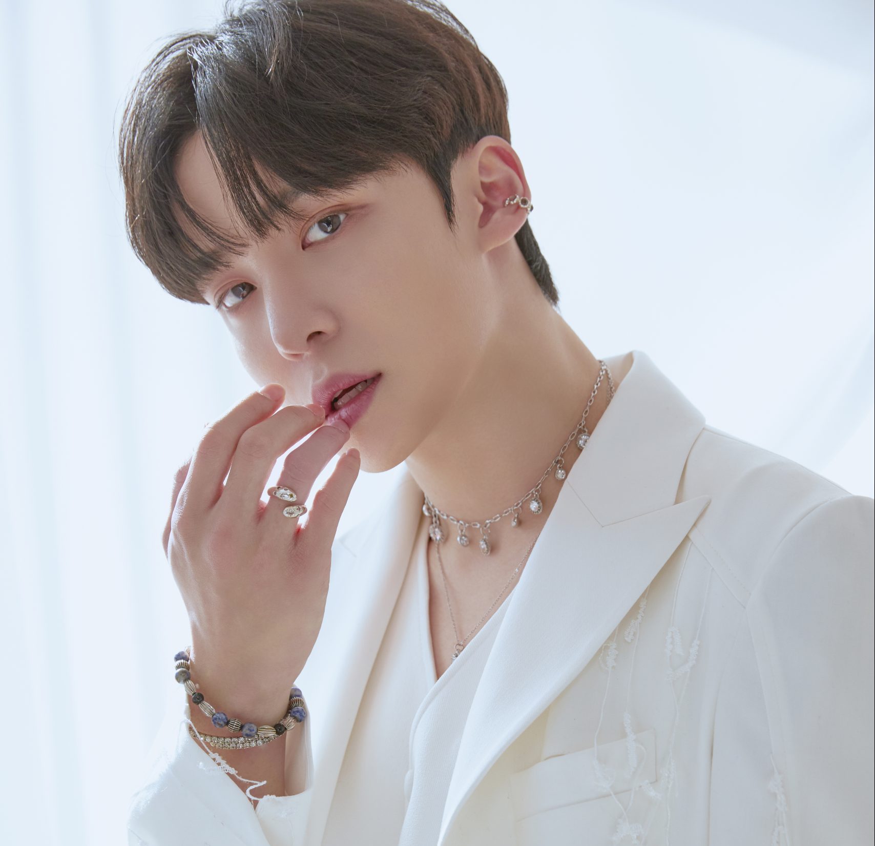 ATEEZをもっと知りたい！アザーカット＆手描きイラストも公開