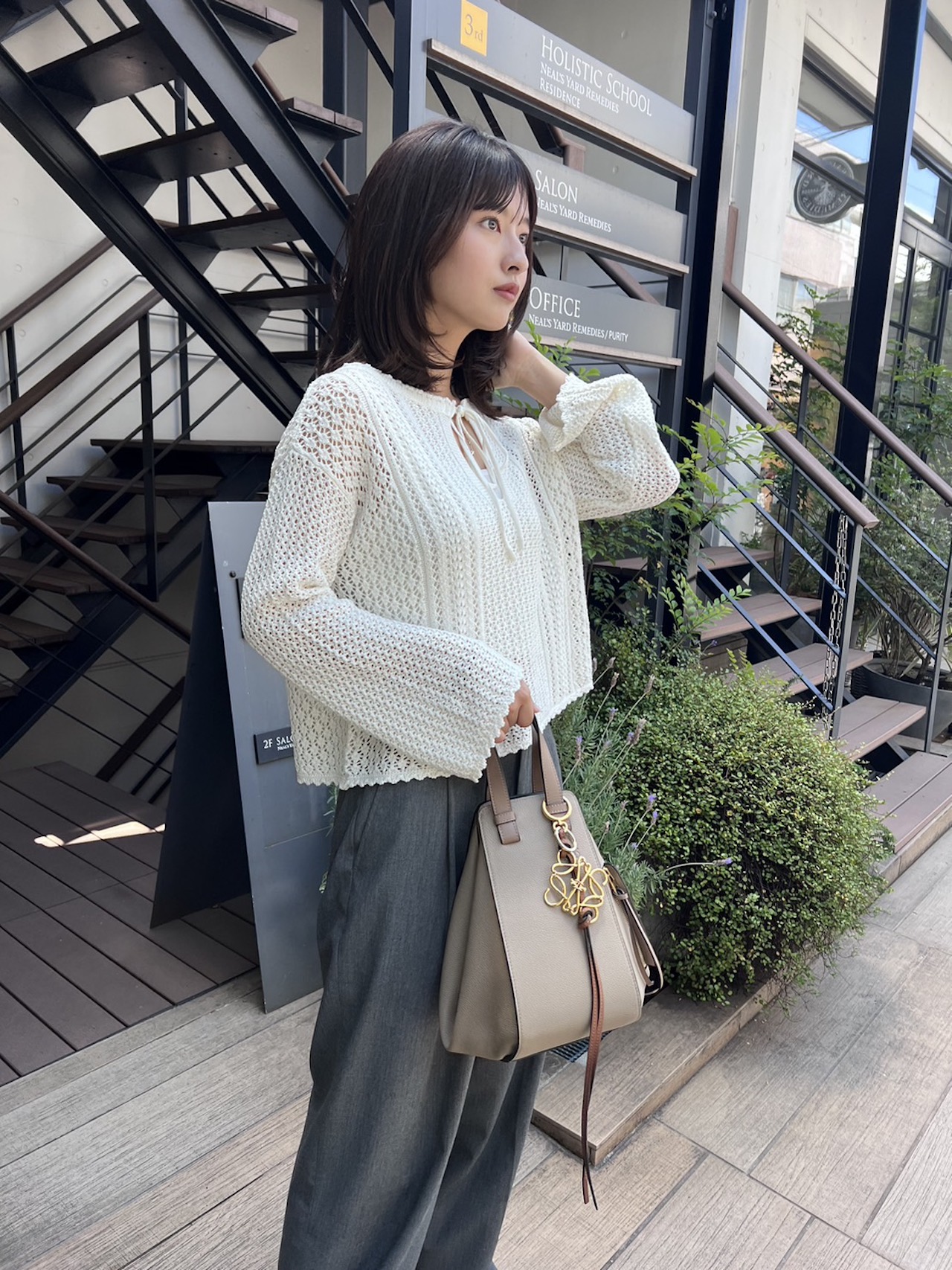 ロエベ】名品「ハンモックバッグ」、サイズ感とカラーが完璧に好み