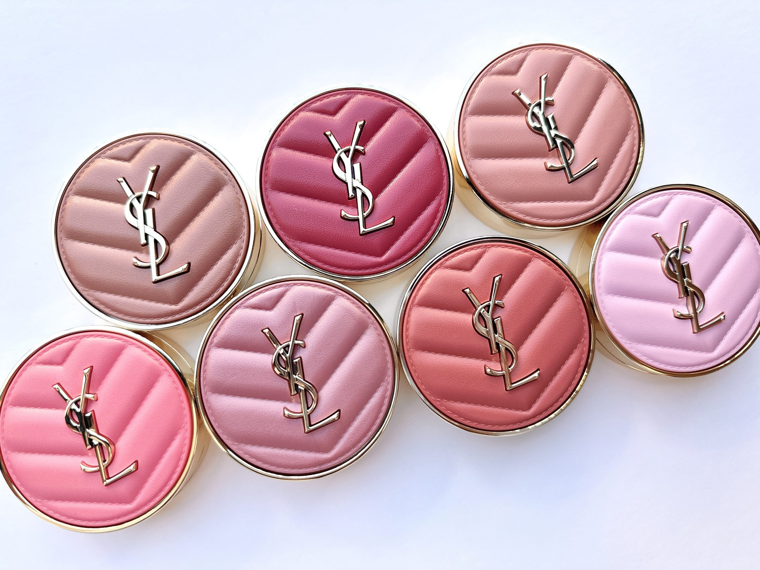 コスメお試し】パケ買い必至♡YSLの新作チーク全色お試し - CanCam.jp