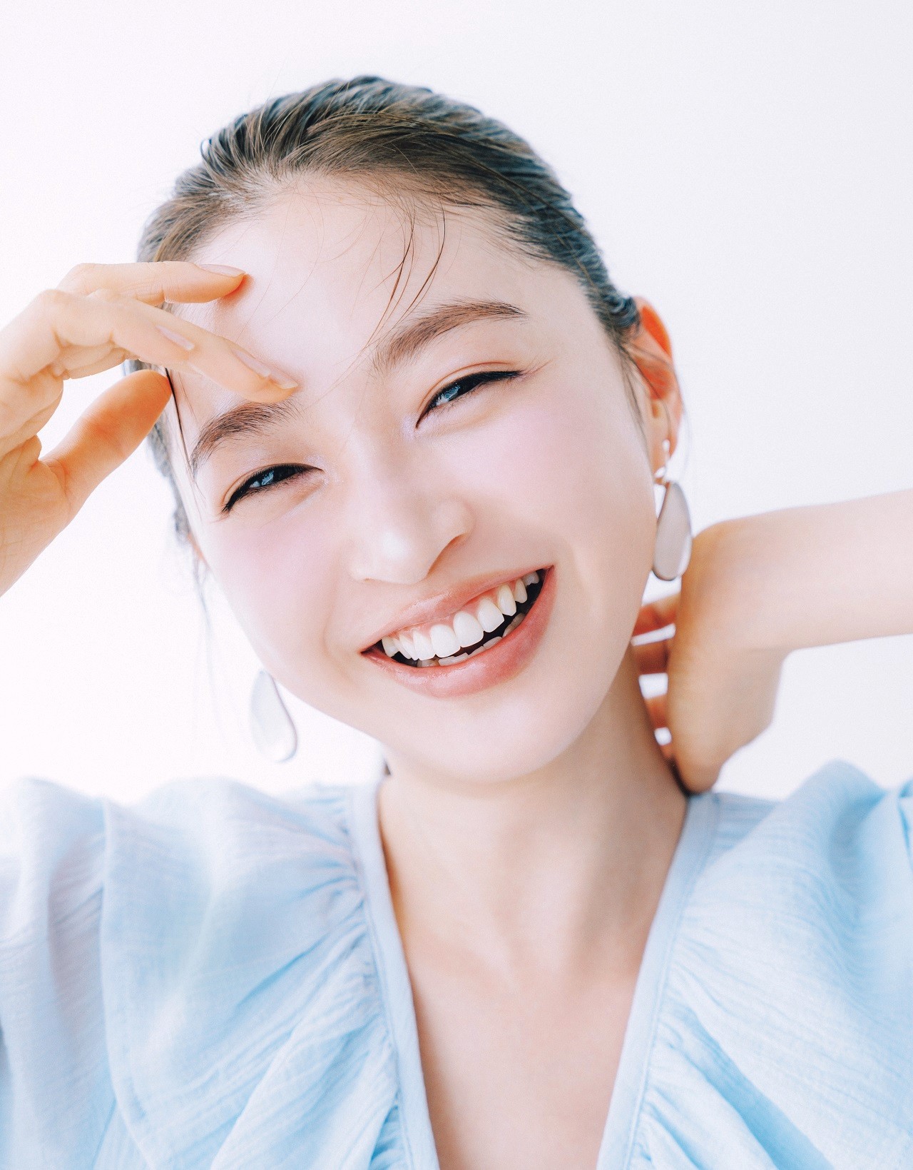 この夏の透明感は、めるるがお手本♡ CanCam8月号通常版表紙は生見愛瑠