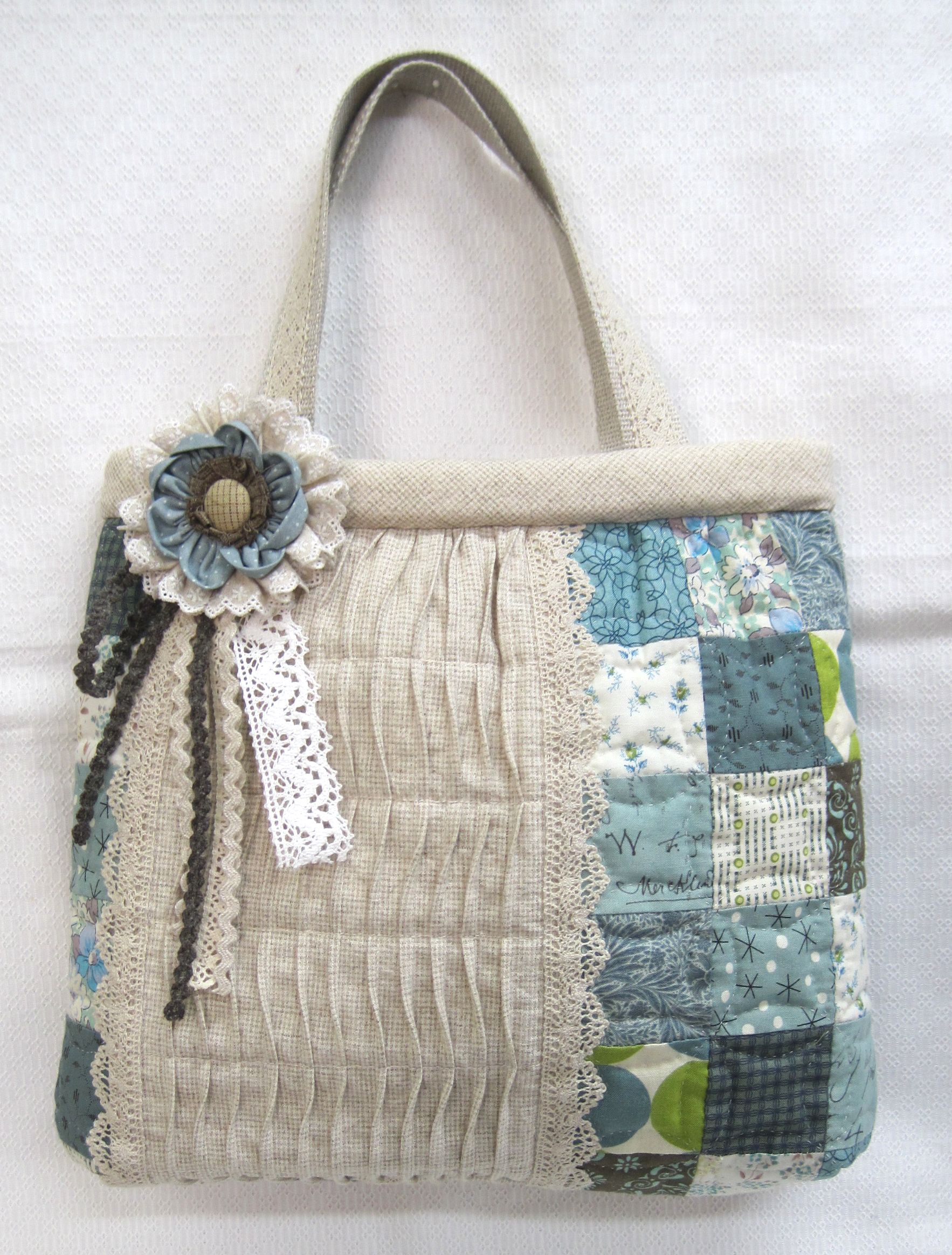 ピンタック＋コサージュが可愛いバッグ 商品詳細｜オリジナルパッチ