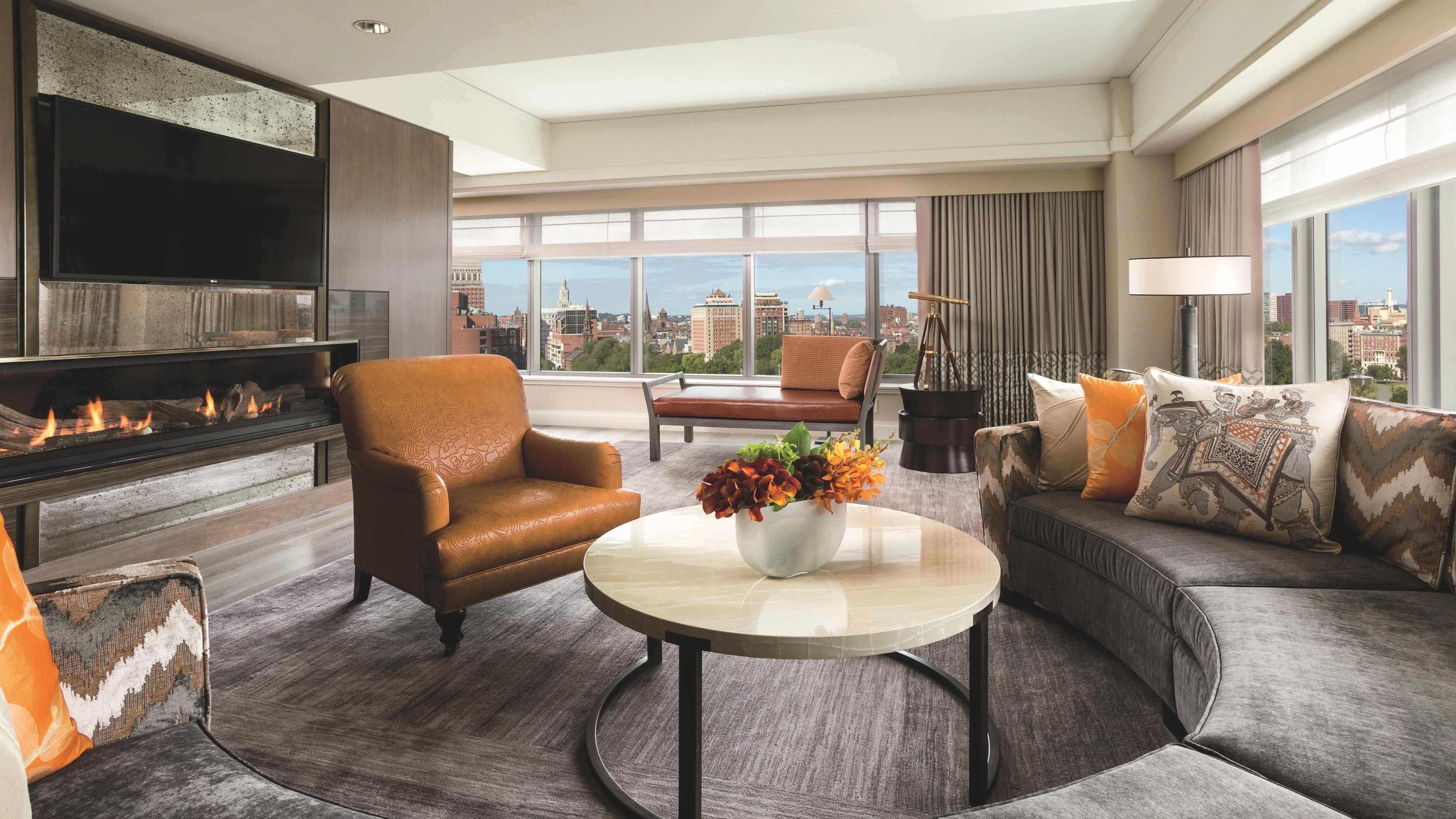 Luxury Rooms & Suites | The Ritz-Carlton, Boston